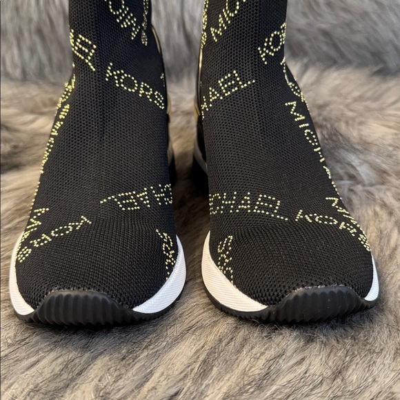 MICHEAL Michael Kors Black and Gold Knit Sneakers Size 5 - Picture 5 of 9